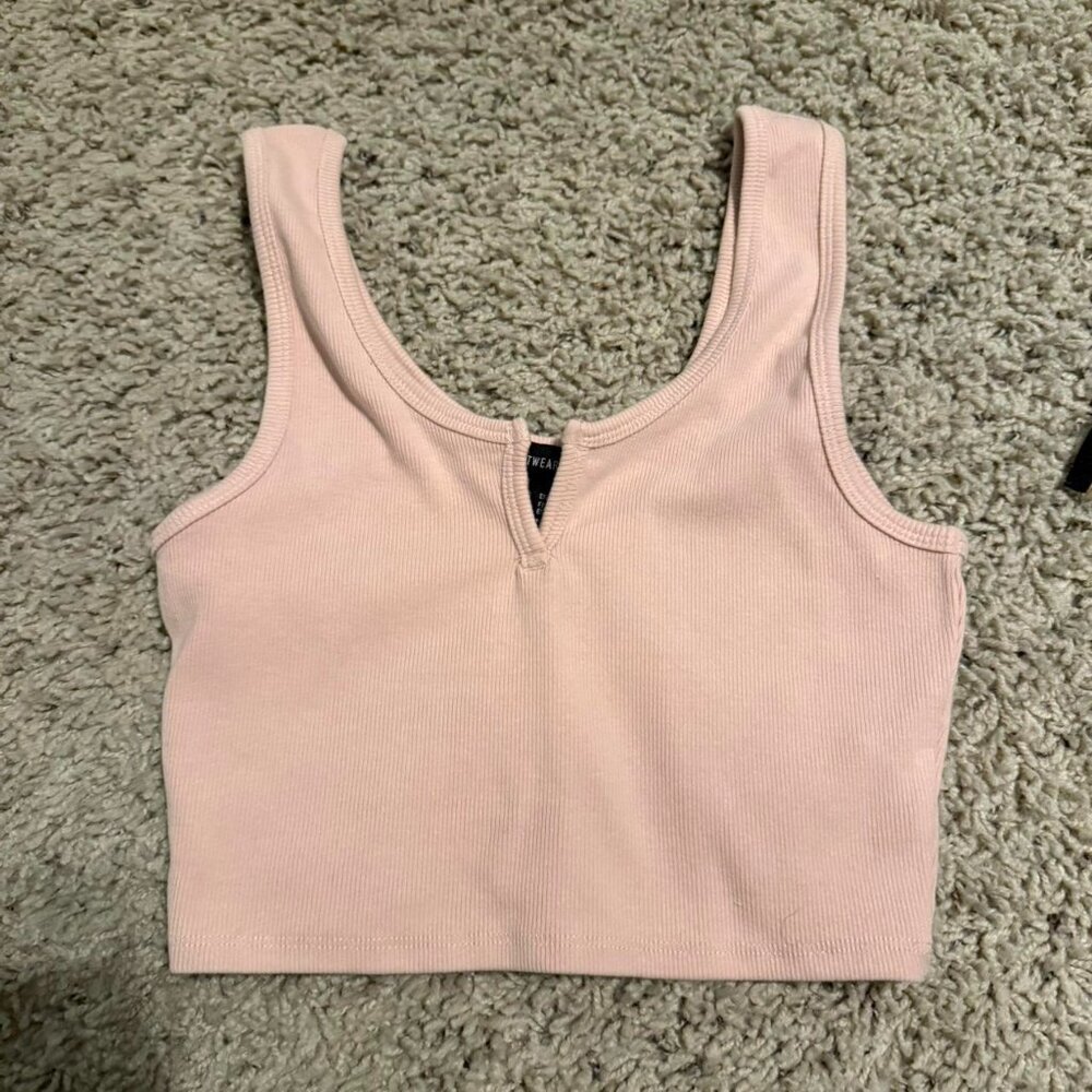 Forever 21 Women's Pink Crop-top